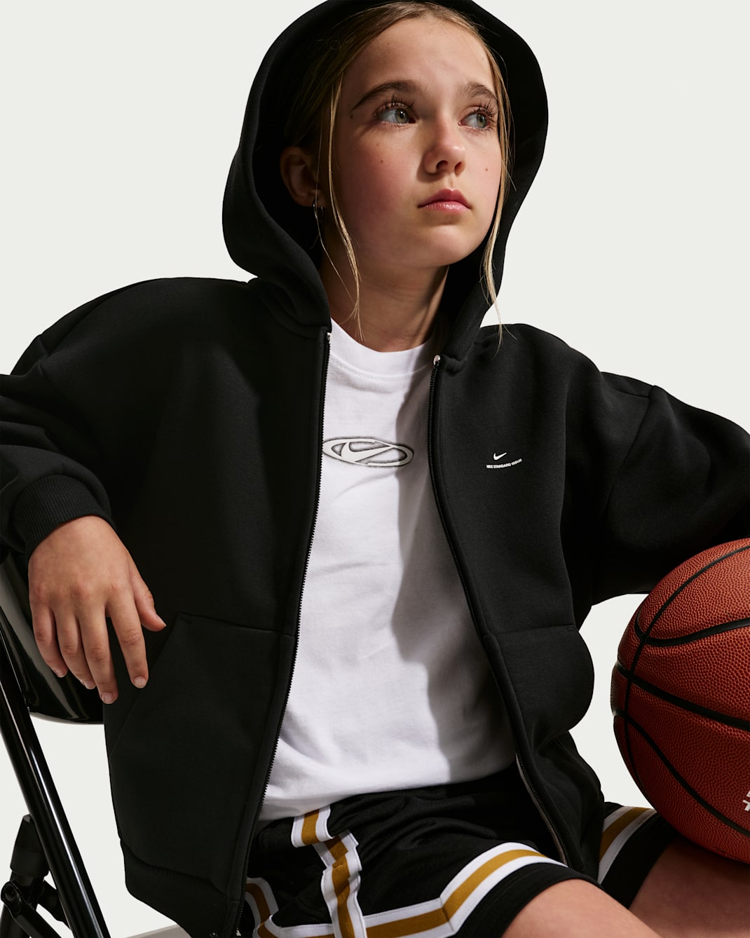 Nike Standard Issue Big Kids' Therma-FIT Brushed Fleece Full-Zip Hoodie