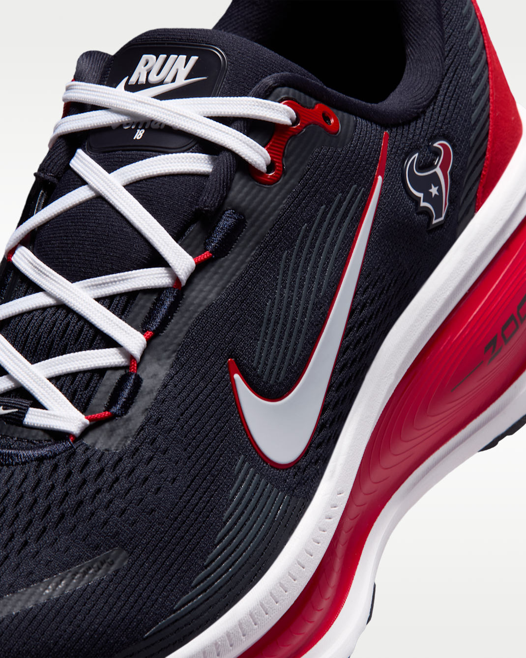 Nike Vomero 18 (Houston Texans) Men's NFL Road Running Shoes