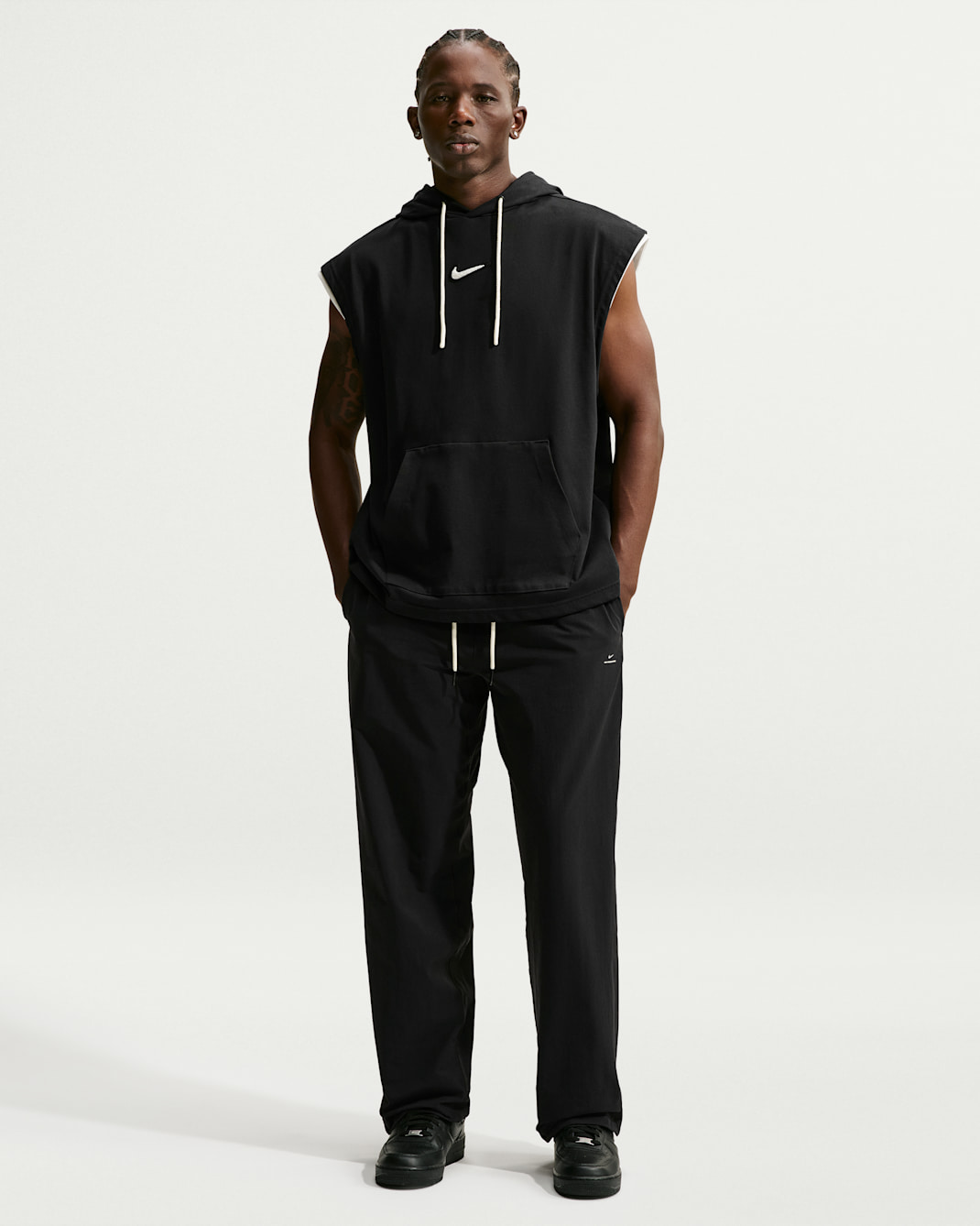 Nike Standard Issue Men's Dri-FIT Woven Basketball Trousers - Black/Pale Ivory