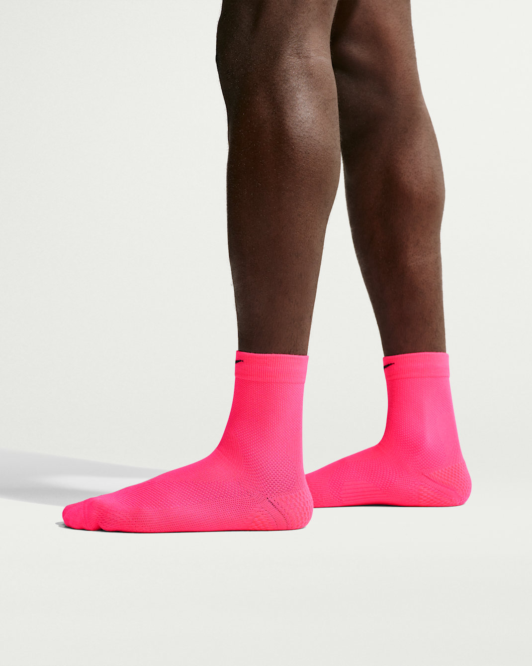 Nike Run Lightweight Running Micro-Crew Socks (1 Pair) - Hyper Pink/Black