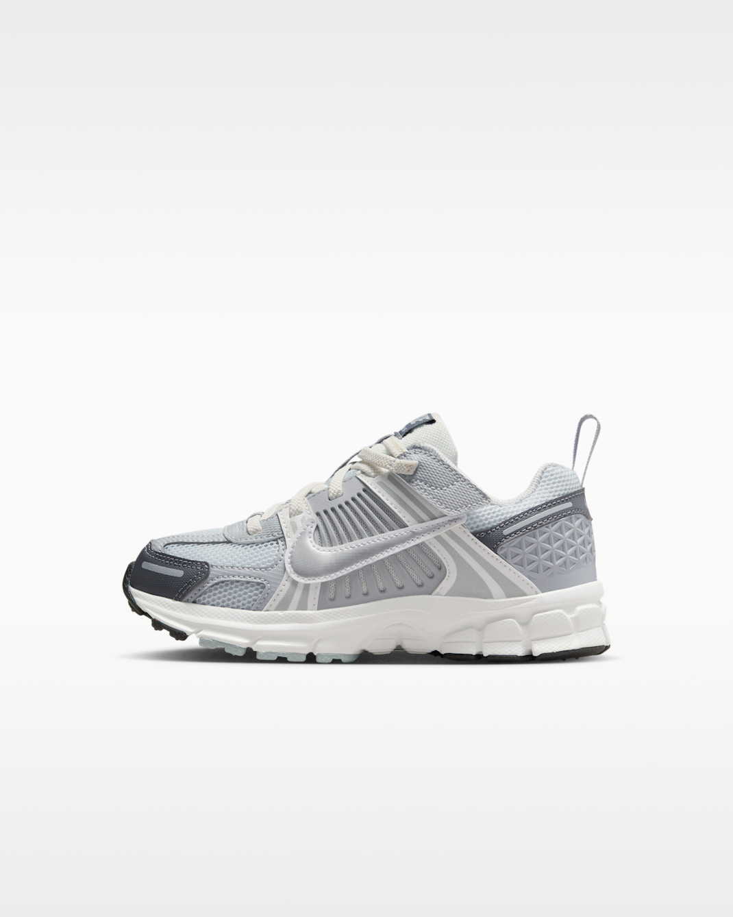 Nike Vomero 5 Younger Kids' Shoes with Reflective Design Accents - Pure Platinum/Summit White/Dark Grey/Metallic Silver