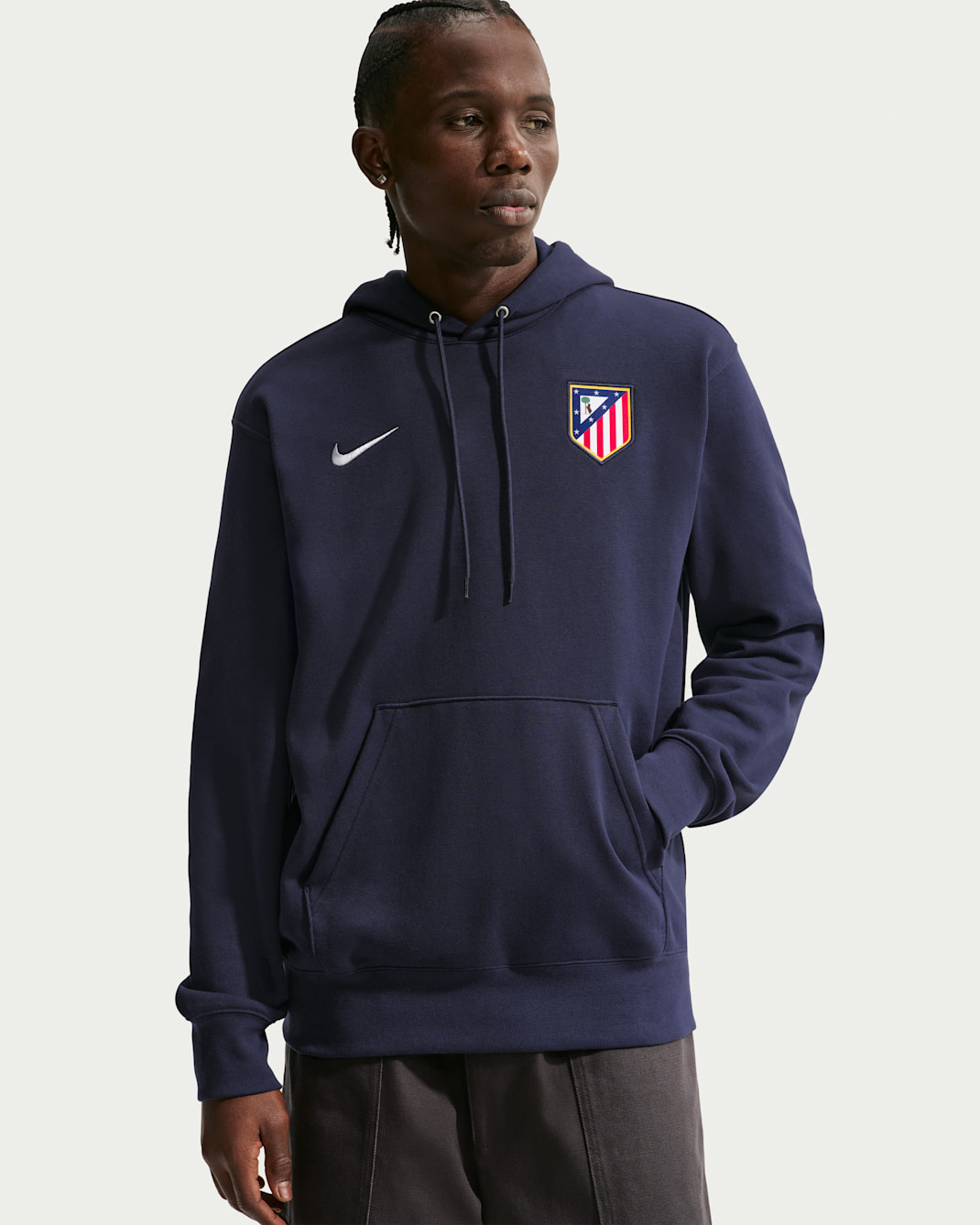 Atlético Madrid Club Men's Nike Football French Terry Pullover Hoodie - Obsidian/White