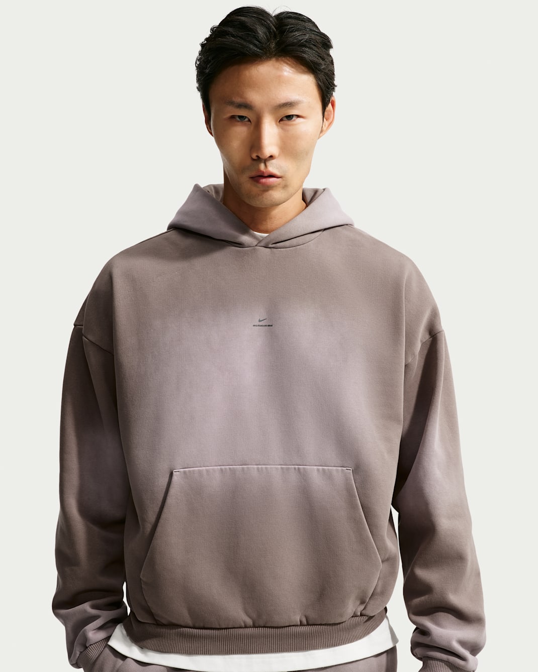Sudadera con gorro de básquetbol sin cierre cepillada y gruesa para hombre Nike Standard Issue - Marrón visón/Marfil pálido/Negro