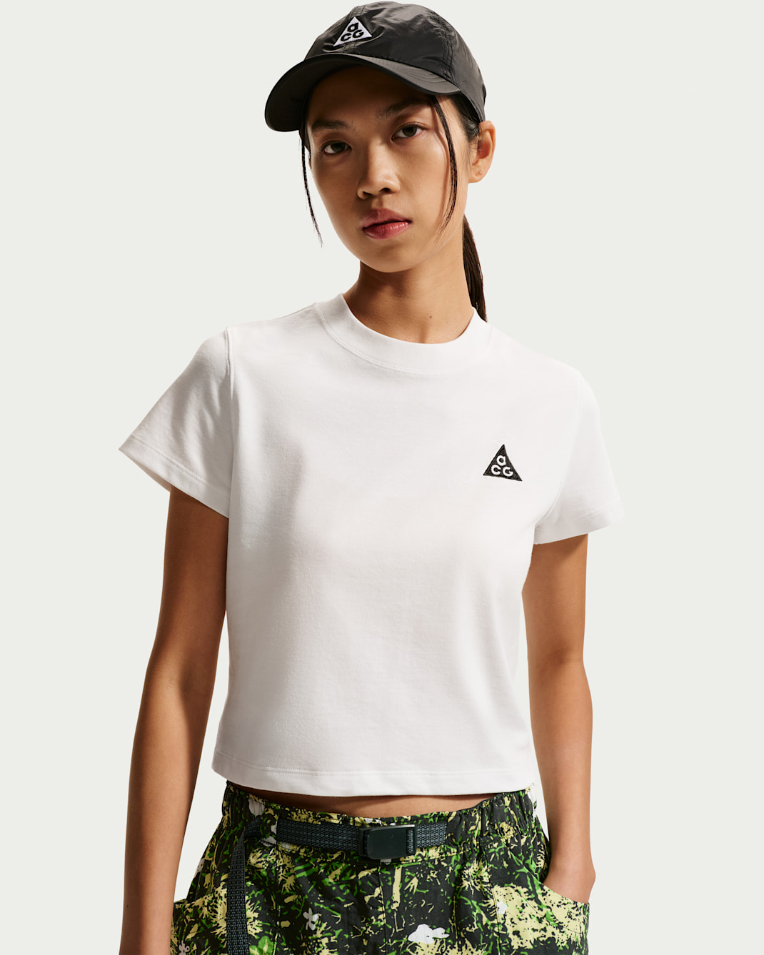 Nike ACG 女款 Dri-FIT 短袖上衣 - Summit White/黑色