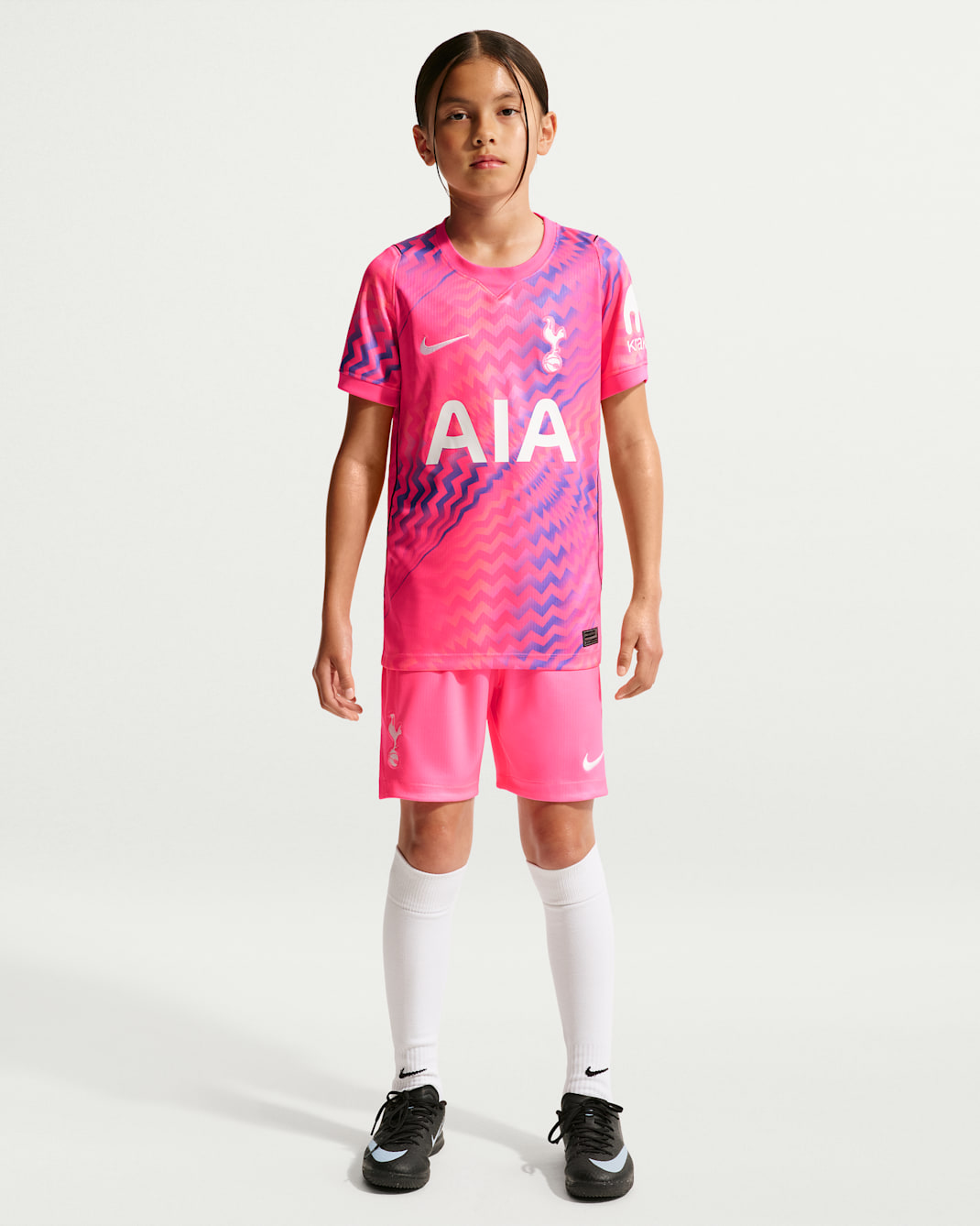 Tottenham Hotspur 2026/27 Stadium Goalkeeper Big Kids' Nike Dri-FIT Soccer Short-Sleeve Replica Jersey