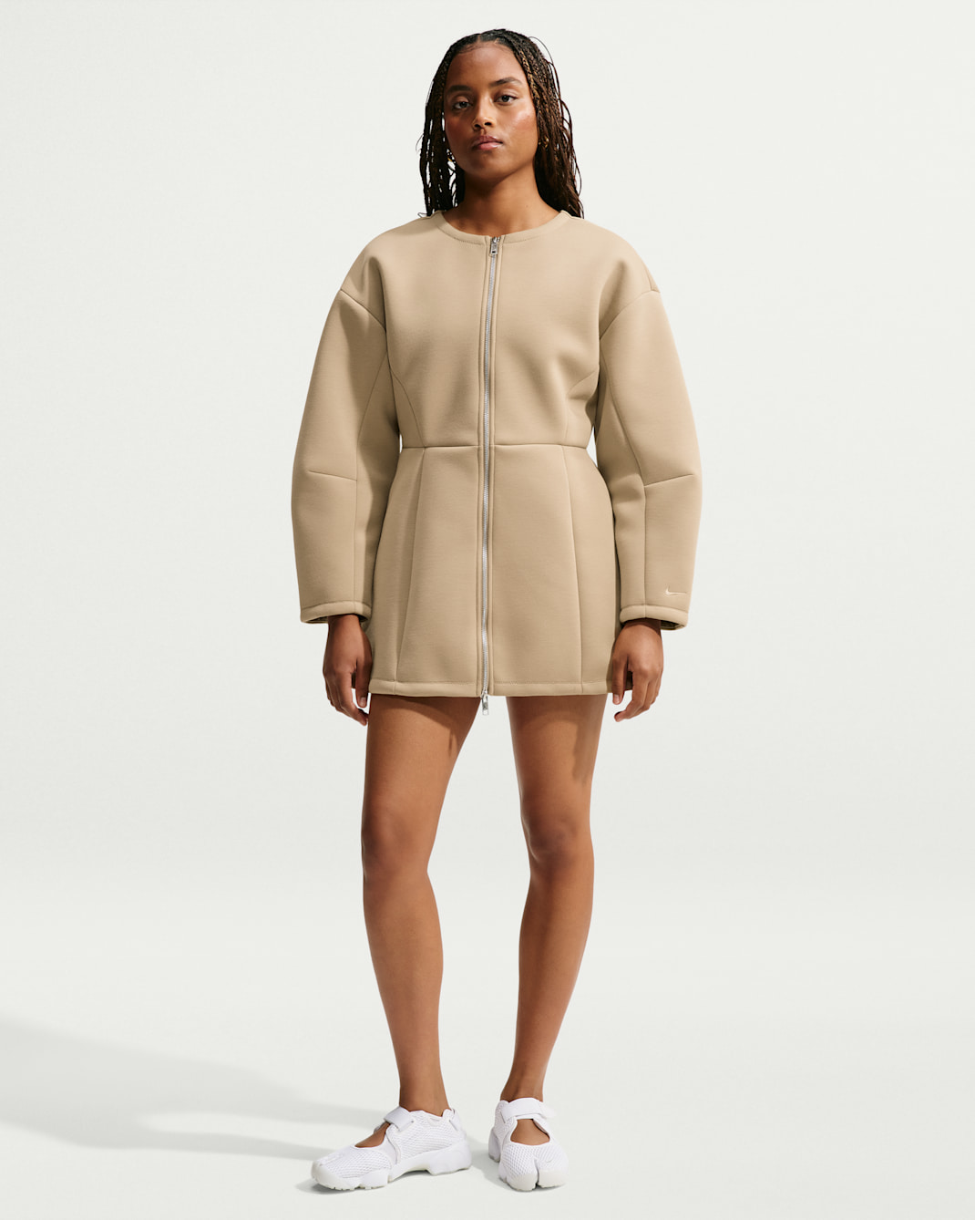 Vestido folgado Nike Pregame Fleece para mulher - Bege Parachute/Bege Parachute