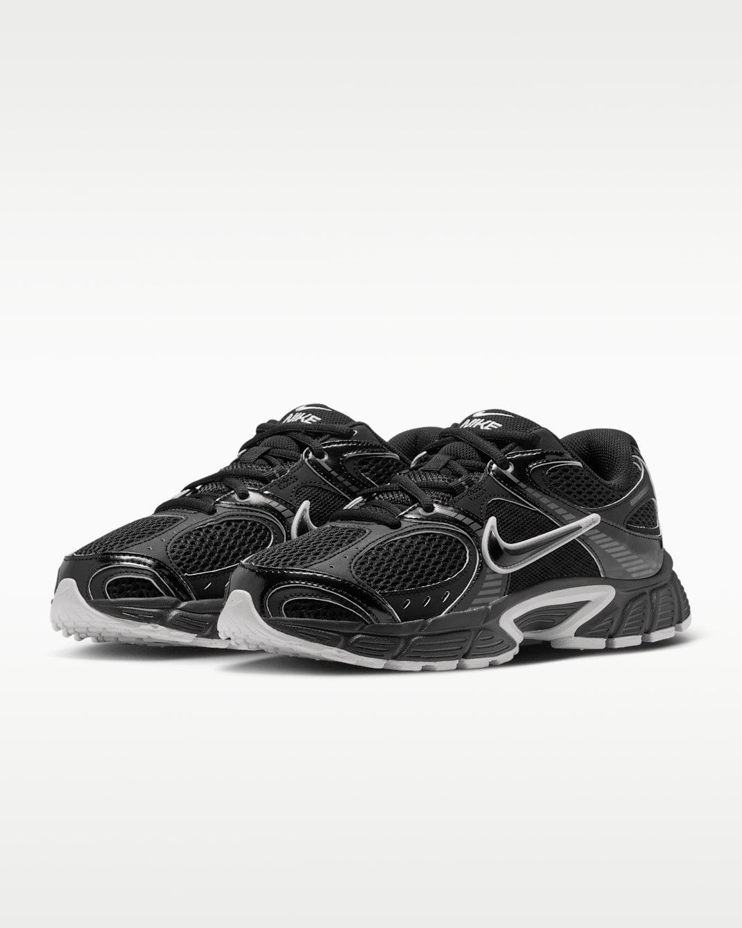 Nike V5 RNR Women's Shoes with Reflective Accents