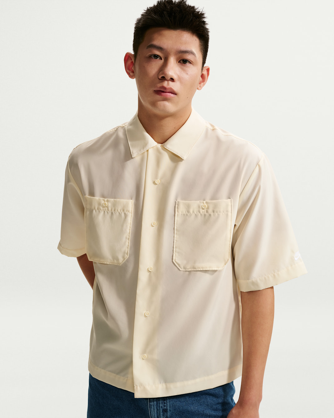 나이키 SB 반팔 버튼업 스케이트보딩 탑 - 코코넛 밀크/화이트