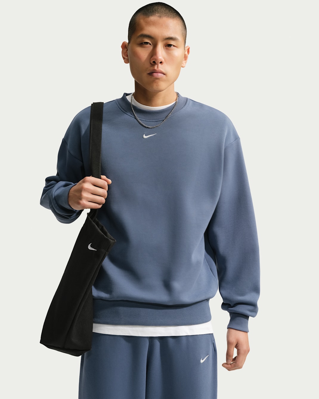เสื้อวอร์มคอกลมผู้ชาย Nike Solo Fleece - Diffused Blue/Sail