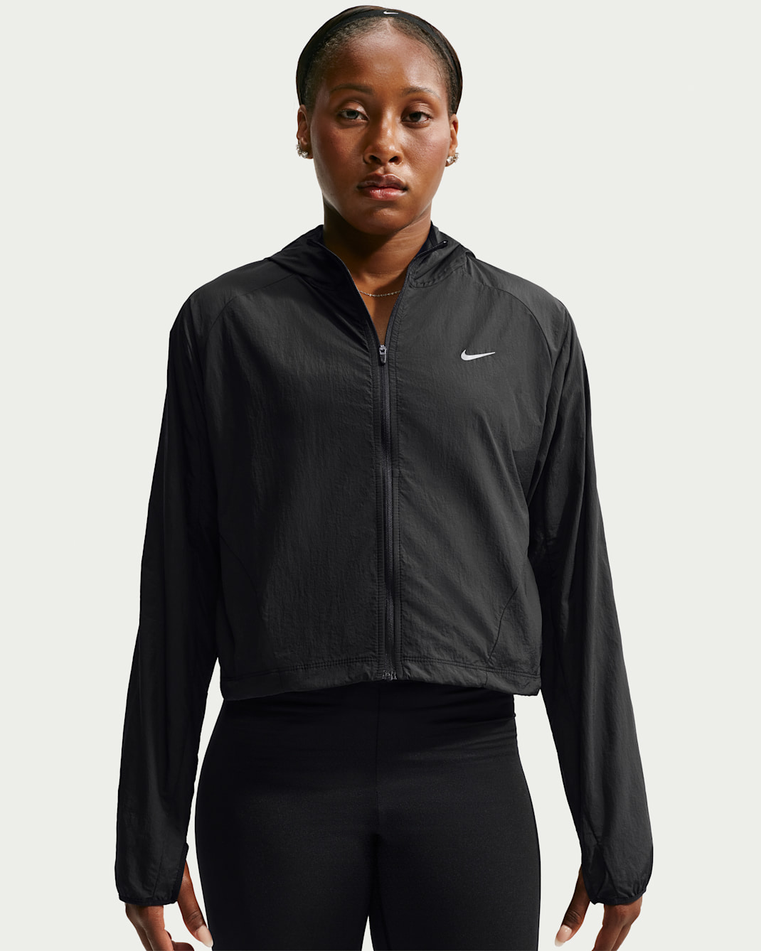 Chamarra de correr Repel de corte cuadrado con protección contra los rayos UV para mujer Nike Tempo - Negro