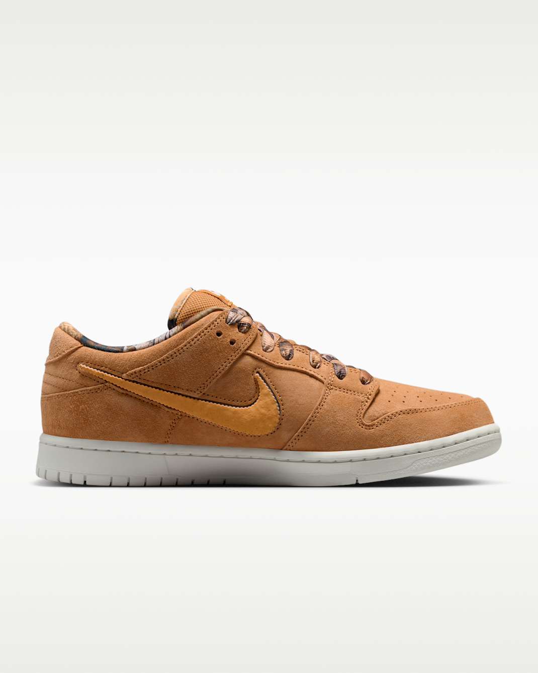 Nike SB Dunk Low Pro Skate Shoes