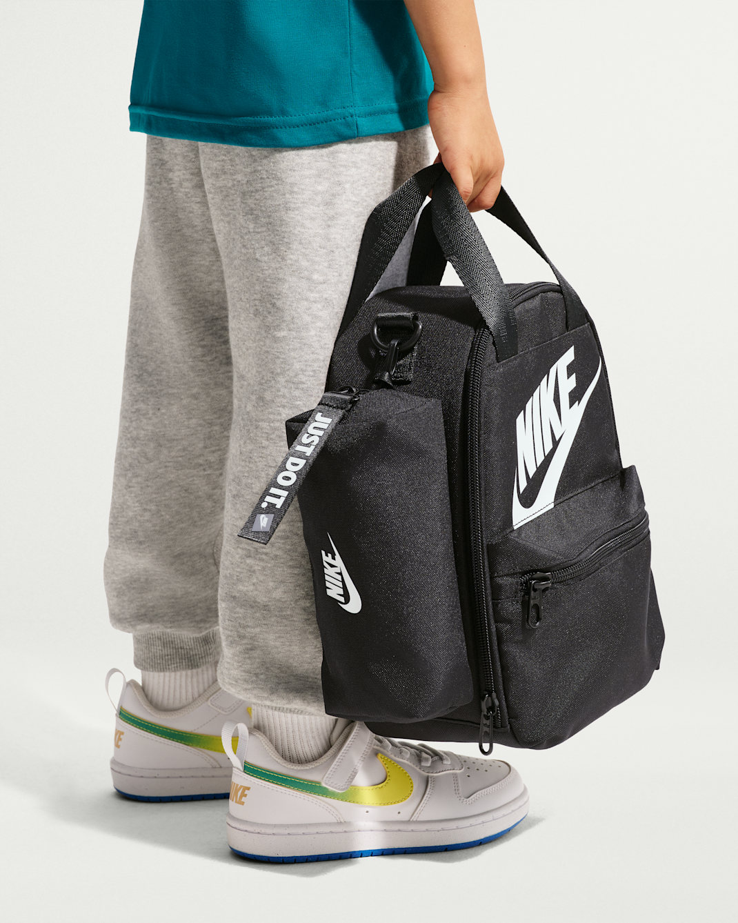 Nike Lunchtasche mit Federmäppchen (4 l) - Schwarz