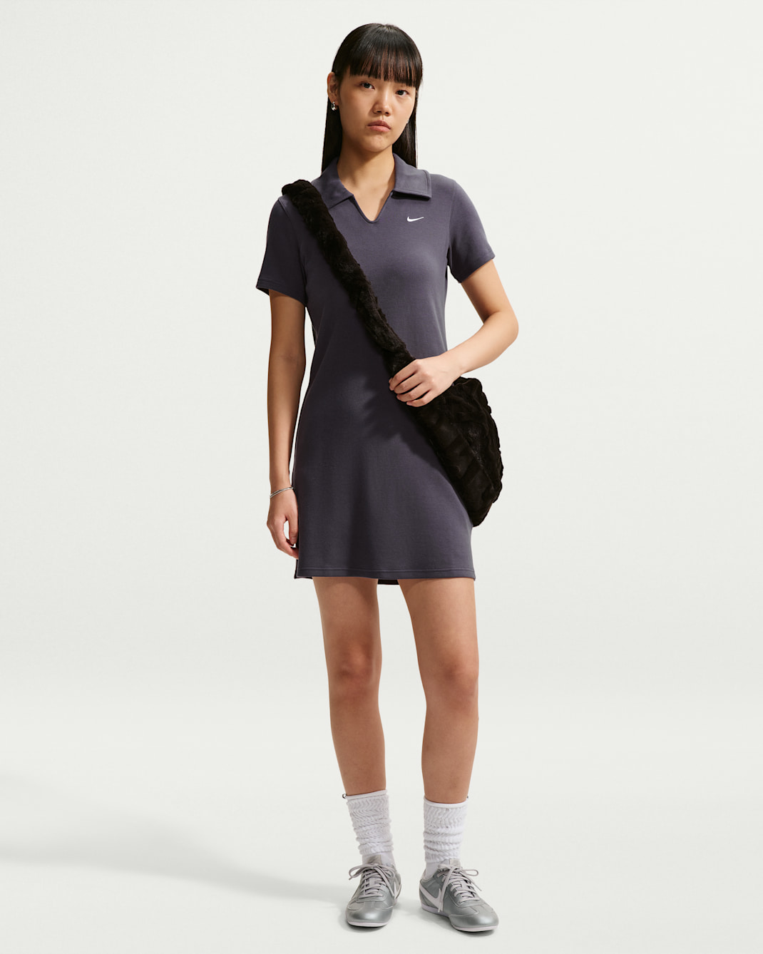 Nike Sportswear Chill Knit 女款合身有領洋裝 - Gridiron/白色