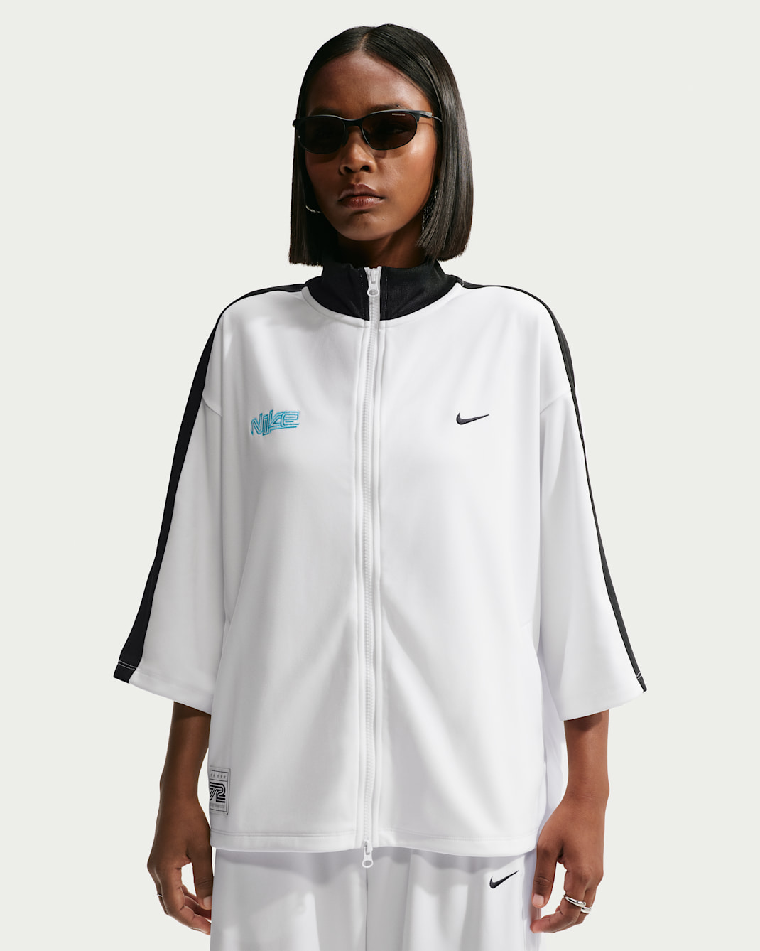 Chamarra tipo camisa de tejido Knit de poliéster oversized para mujer Nike Sportswear - Blanco/Negro/Azul báltico/Negro