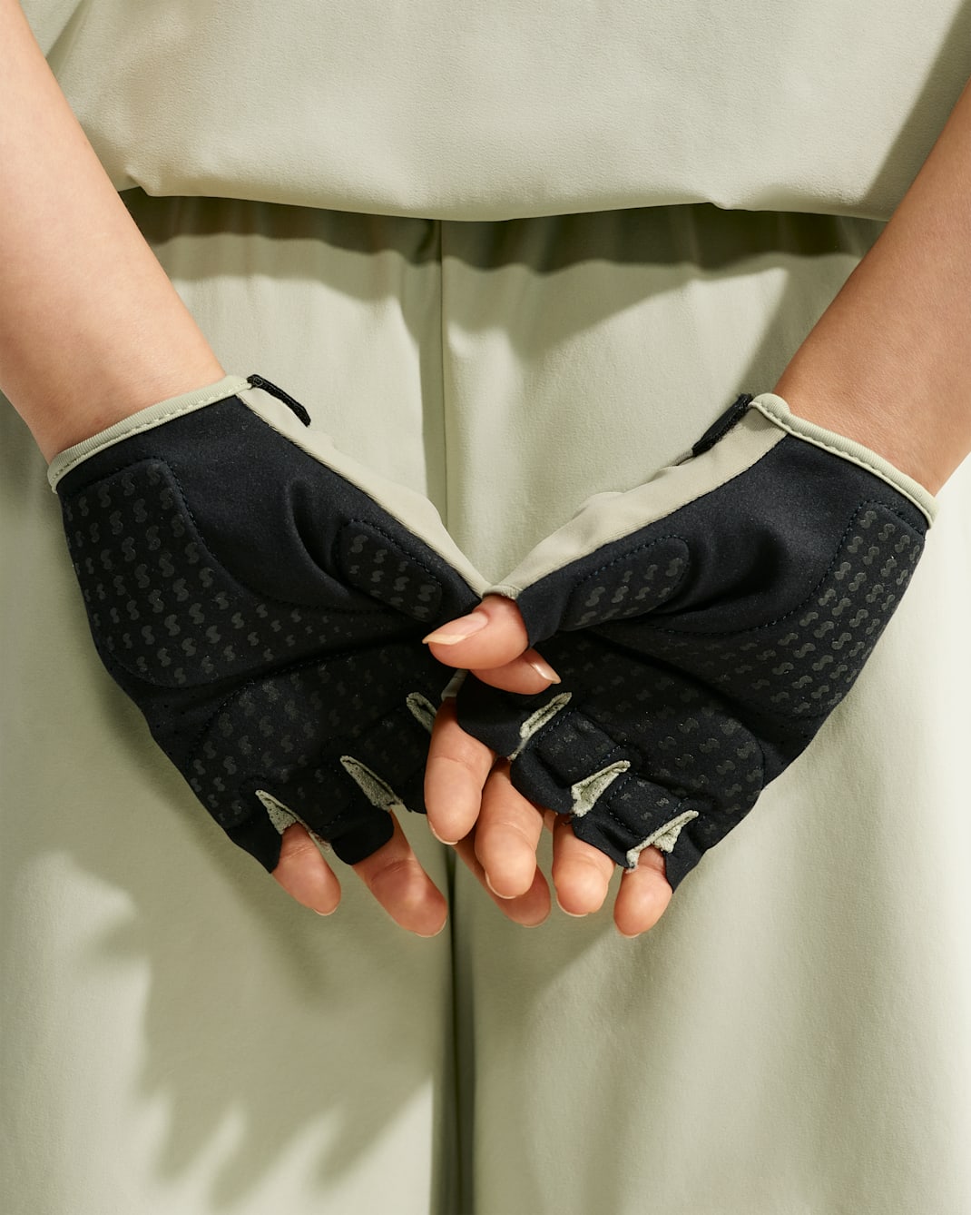 NikeSKIMS 2.0 Women's Training Gloves (1 Pair)