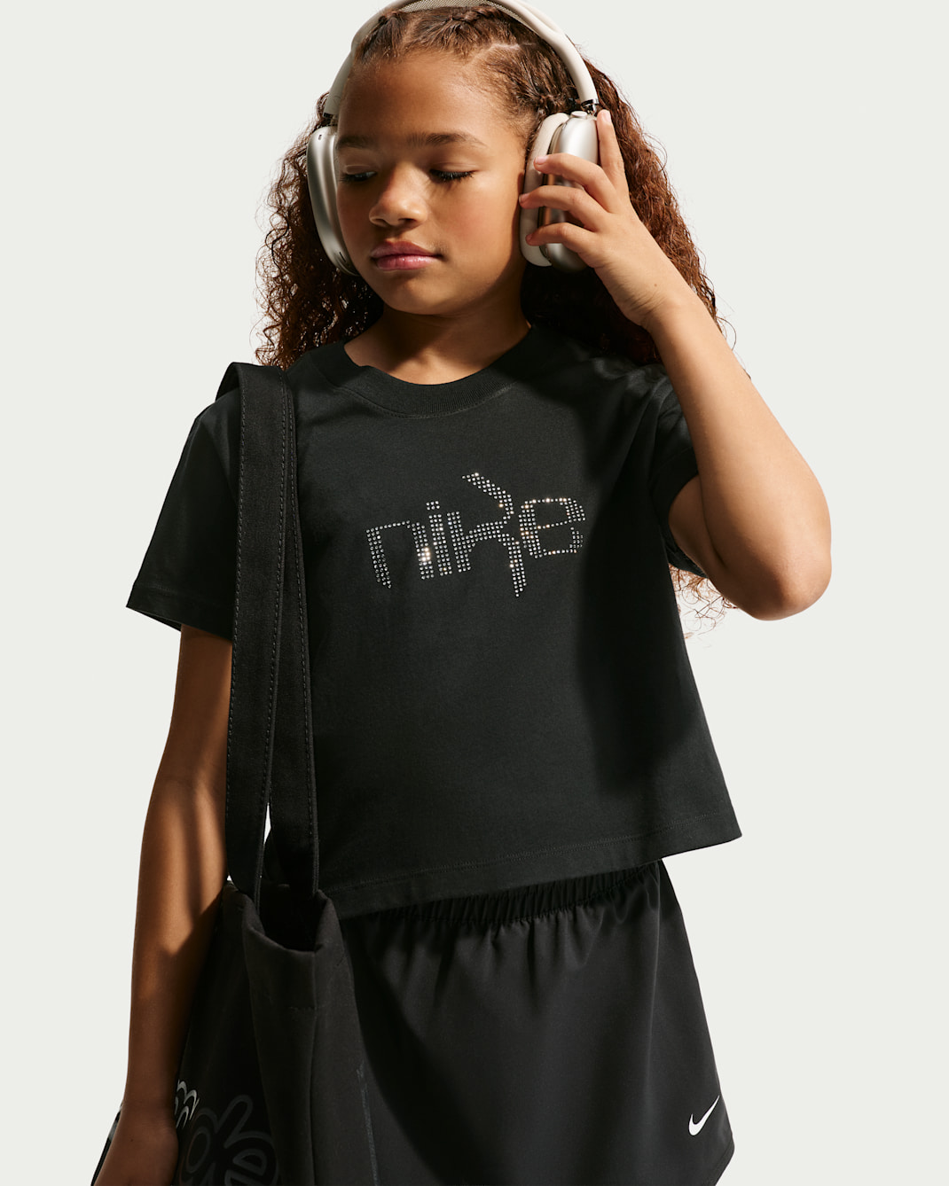 Nike Sportswear Older Kids' (Girls') Cropped T-Shirt - Black