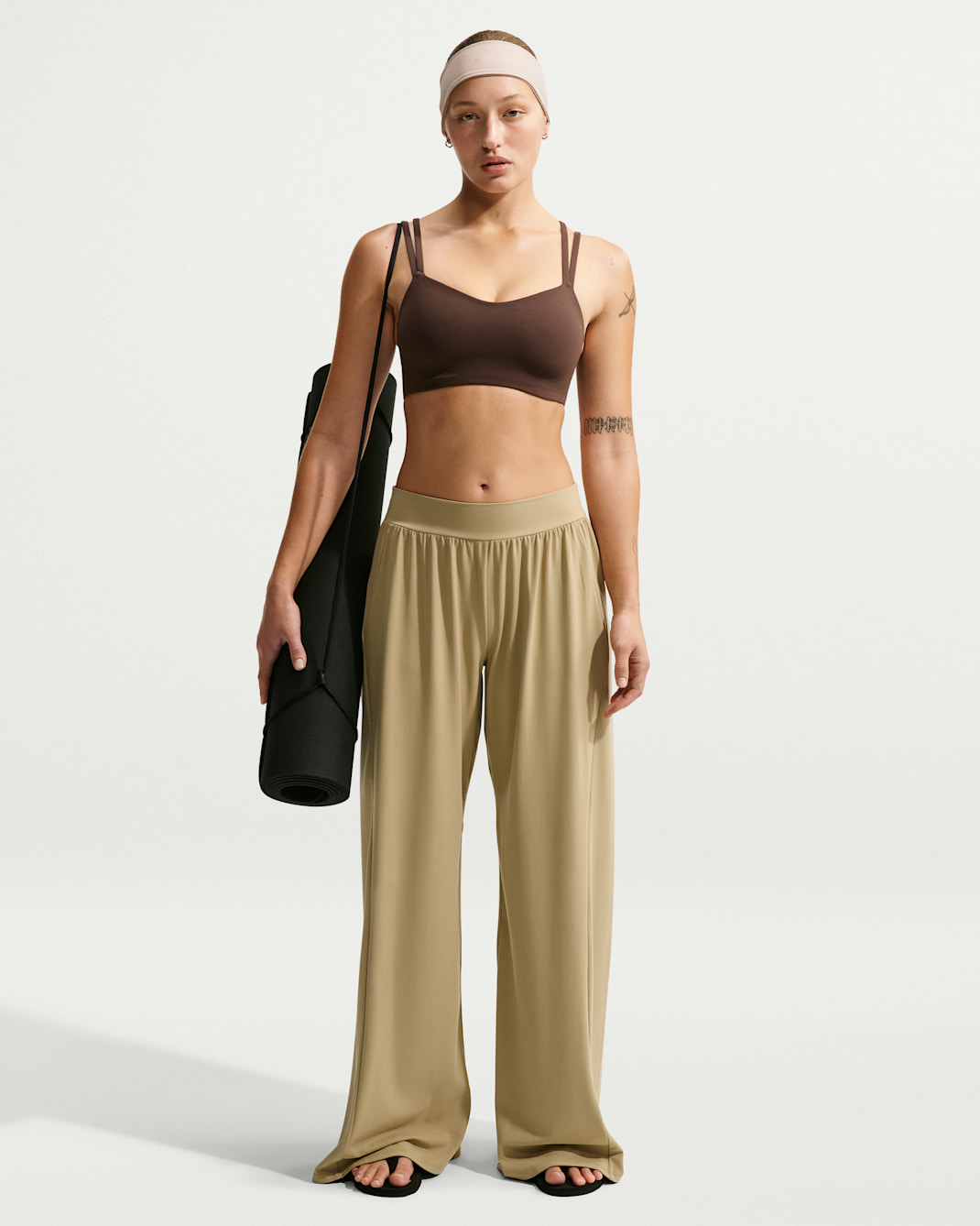 Nike Zenvy Women's Mid-Rise Wide-Leg Trousers - Parachute Beige/White