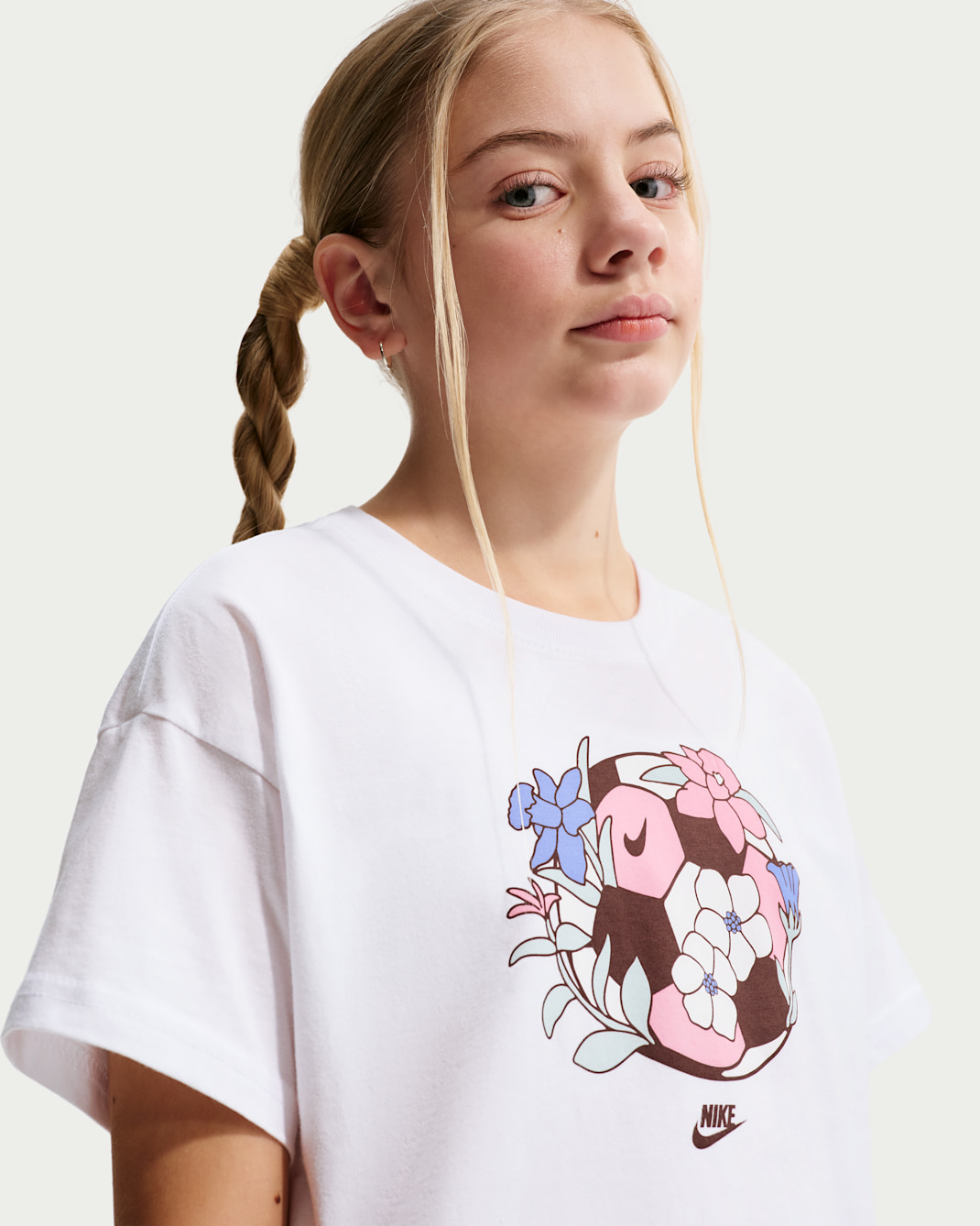 Nike Sportswear Essentials Big Kids' (Girls') Boxy T-Shirt