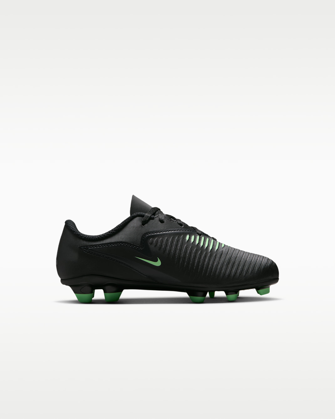Nike Jr. Phantom 6 Low Club Little Kids' Multi-Ground Soccer Cleats