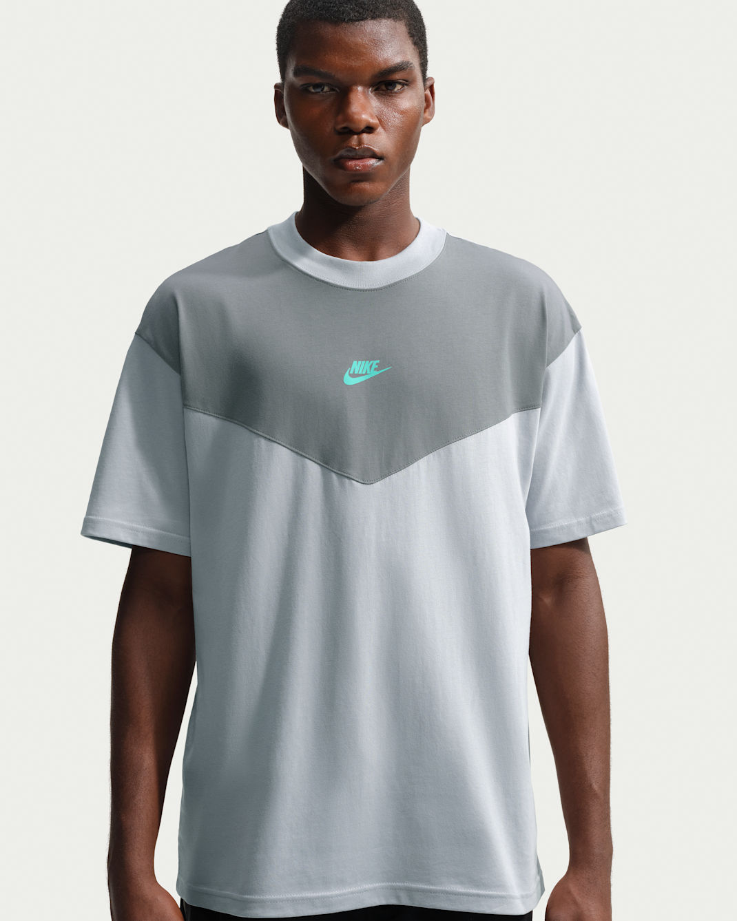 Nike Sportswear T-Shirt (Herren) - Wolf Grey/Smoke Grey