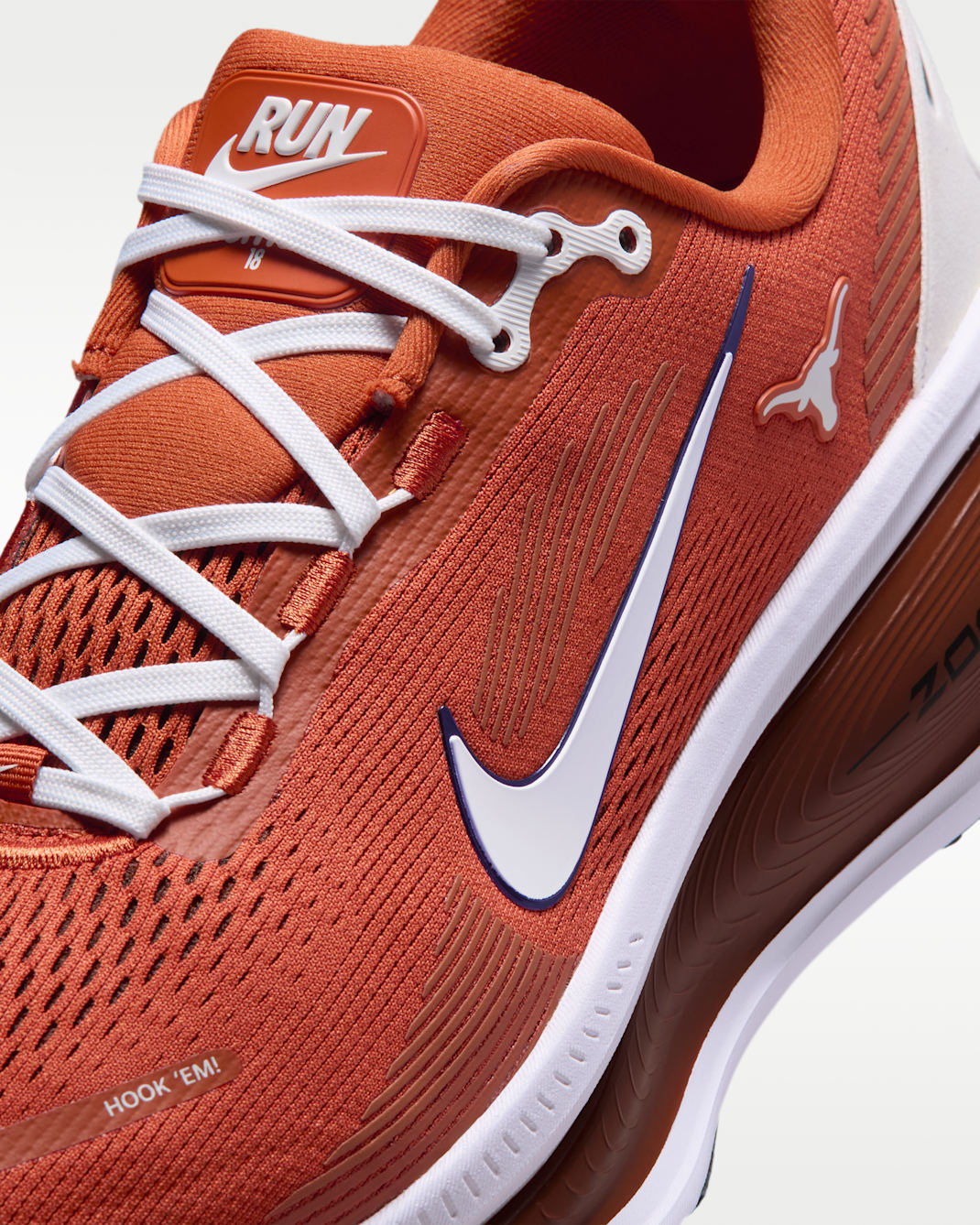 Nike College Vomero 18 (Texas) Men's Road Running Shoes