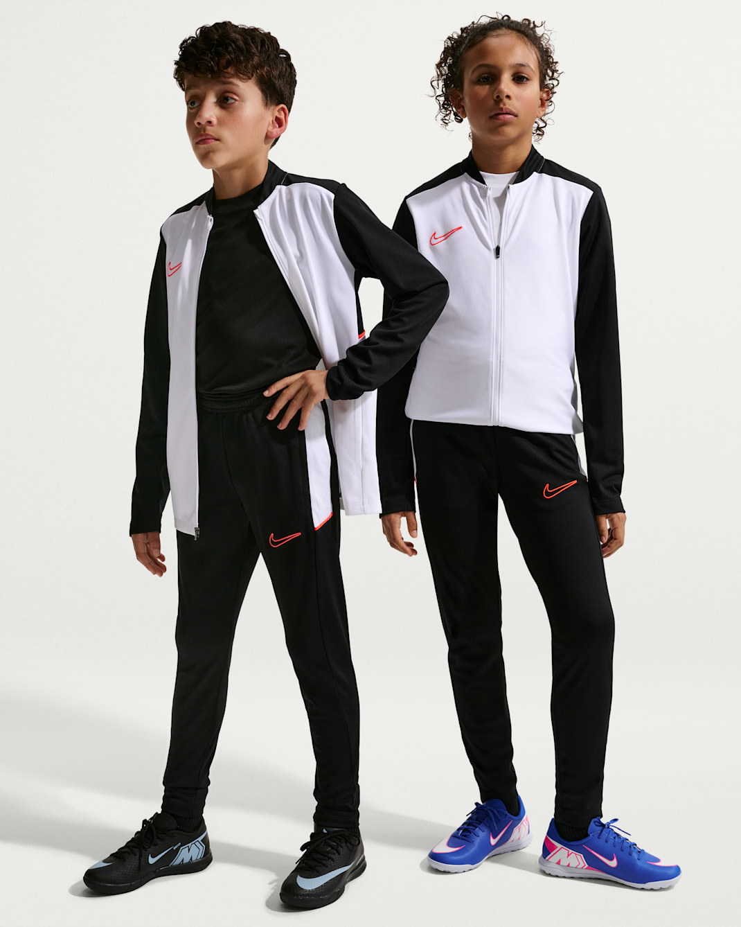 Stickad fotbollstracksuit Nike Academy Dri-FIT för ungdom - Vit/Svart/Bright Crimson/Bright Crimson