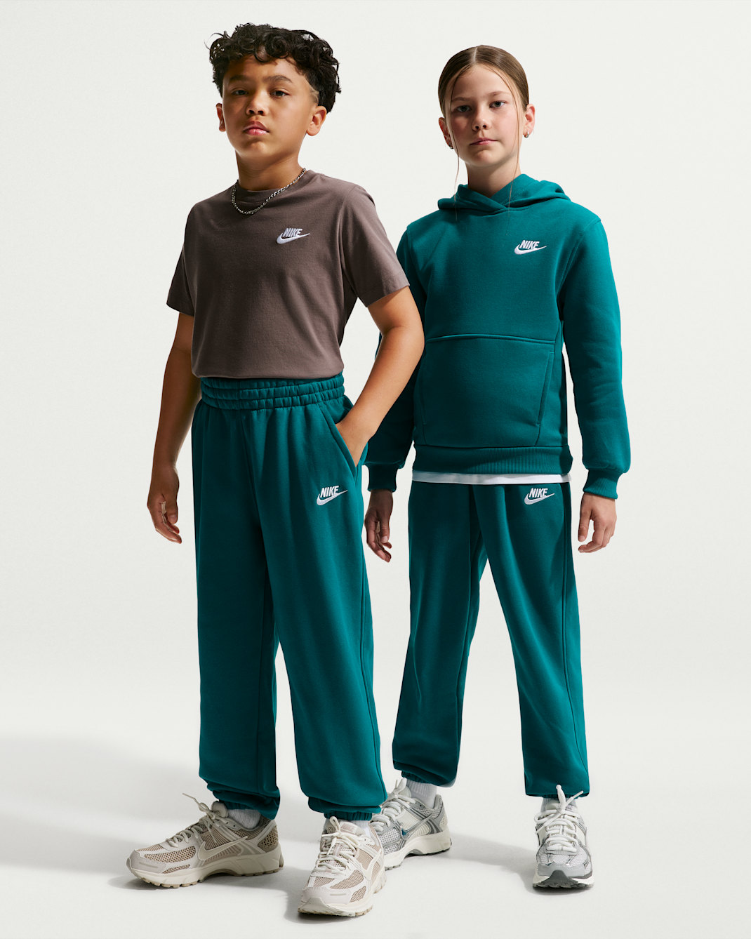 Nike Sportswear Club Fleece Big Kids' Loose Pants - Bright Spruce/White