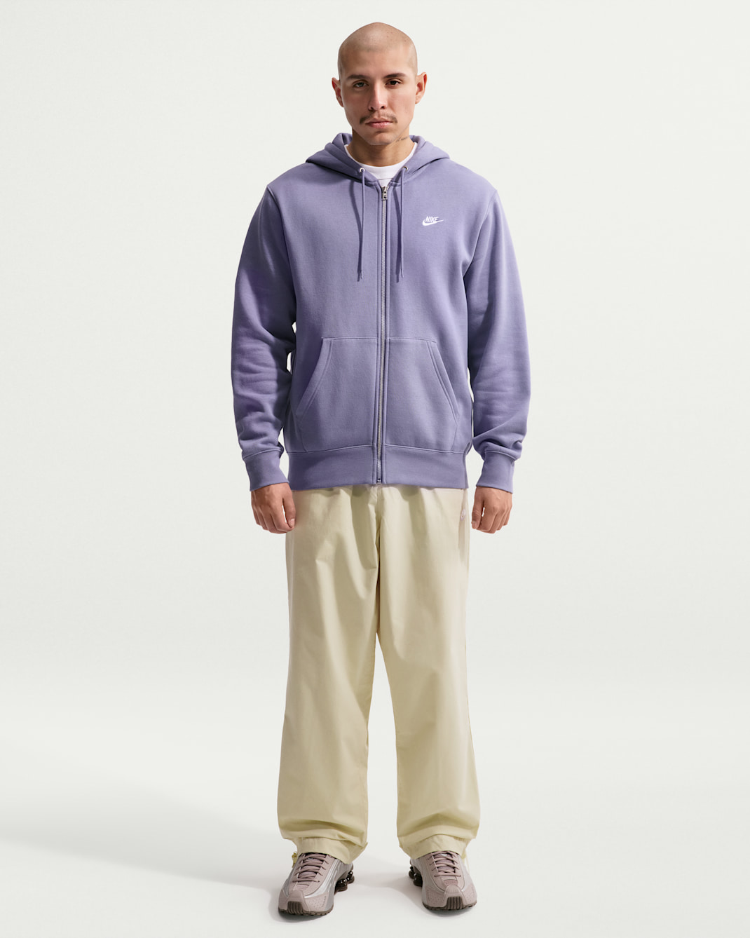 Pantalones para hombre Nike Sportswear Club - Caqui claro/Blanco