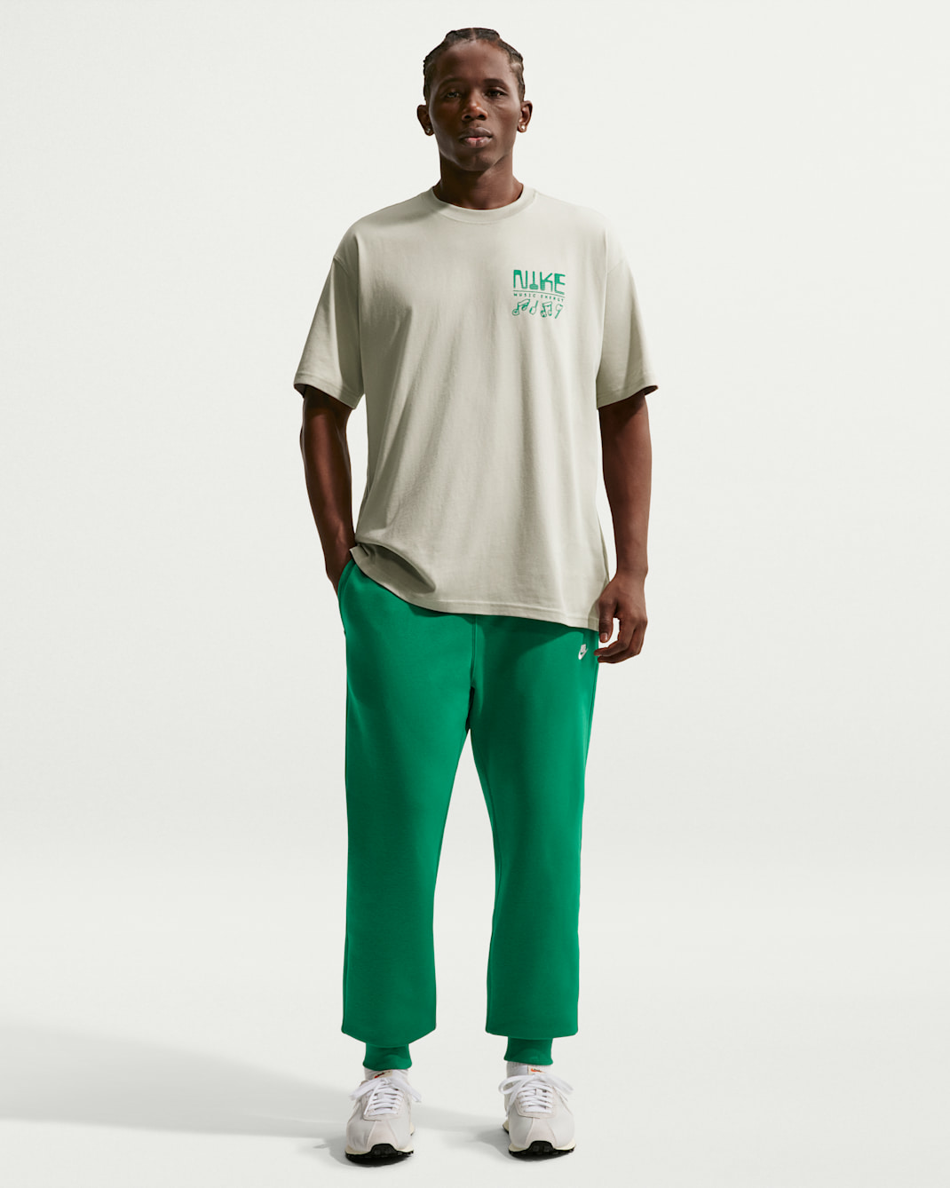 Nike Club Men's Joggers - Malachite/Malachite/White