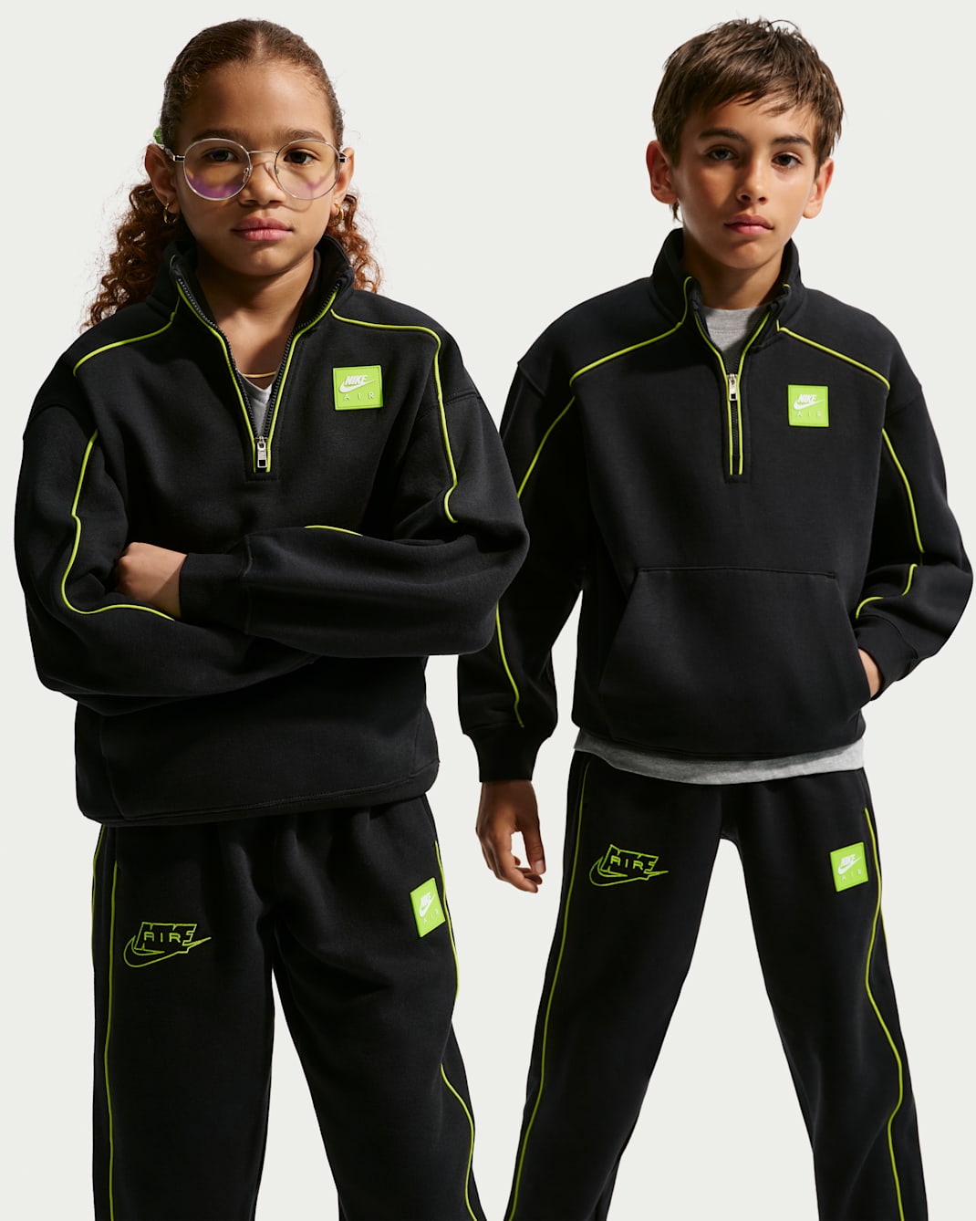 Nike Air Older Kids' Quarter-Zip Top - Black/Volt