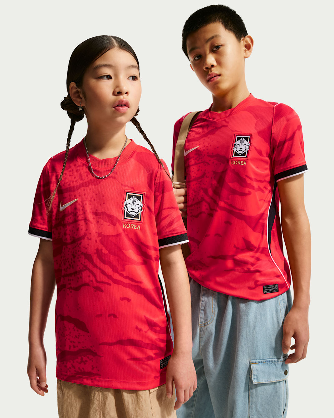 Korea 2026 Stadium Thuis Nike replicavoetbalshirt met Dri-FIT voor kids - Global Red/Zwart/Wit/Club Gold
