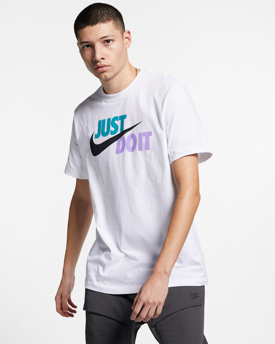 Playera para hombre Nike Sportswear JDI - Blanco/Azul verdoso espíritu/Violeta atómico/Negro