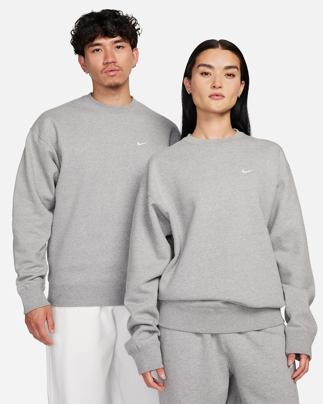 Nike Solo Swoosh Men's Fleece Crew - Dark Grey Heather/White