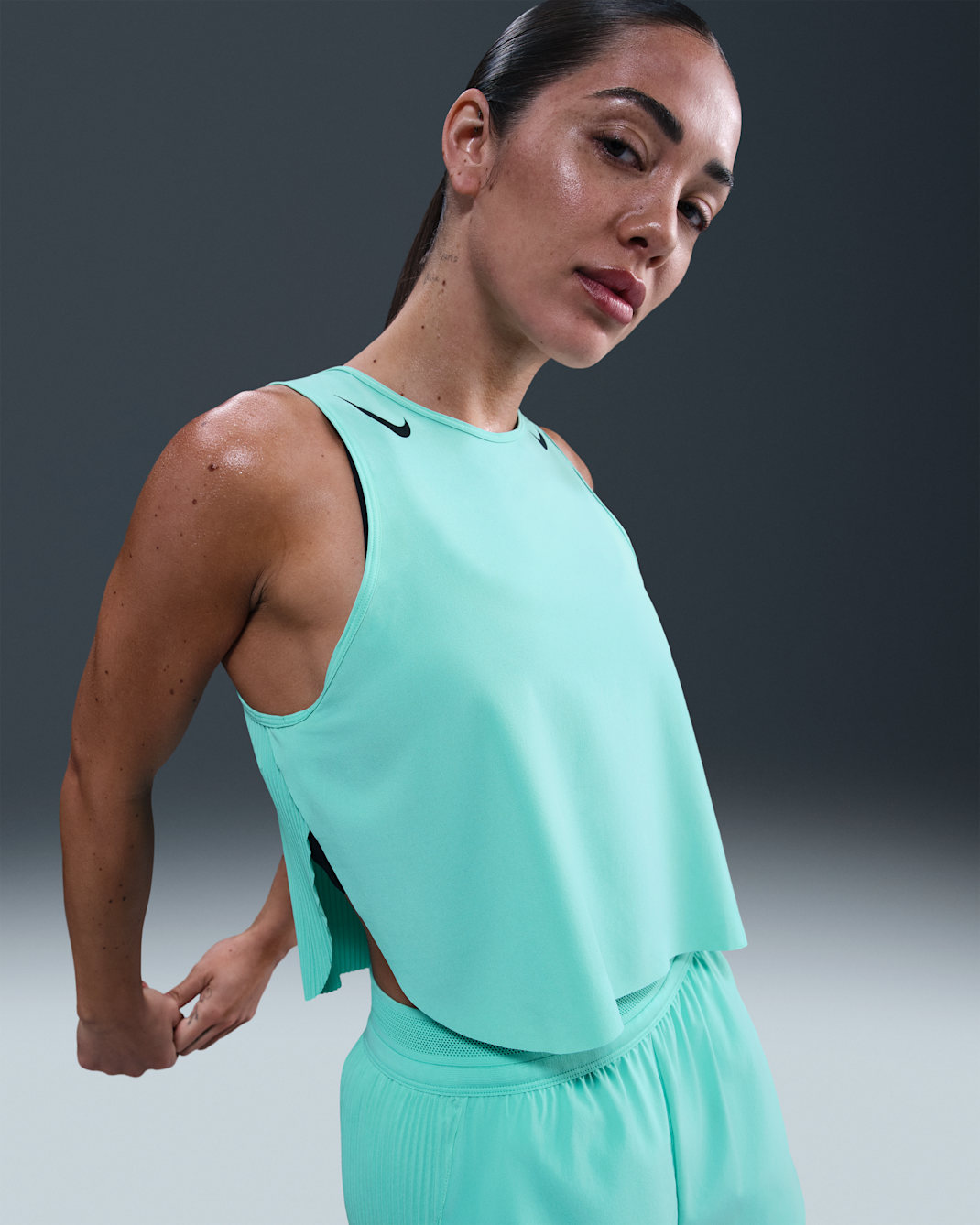 Nike AeroSwift Women's Dri-FIT ADV Cropped Running Tank Top - Hyper Turquoise/Black