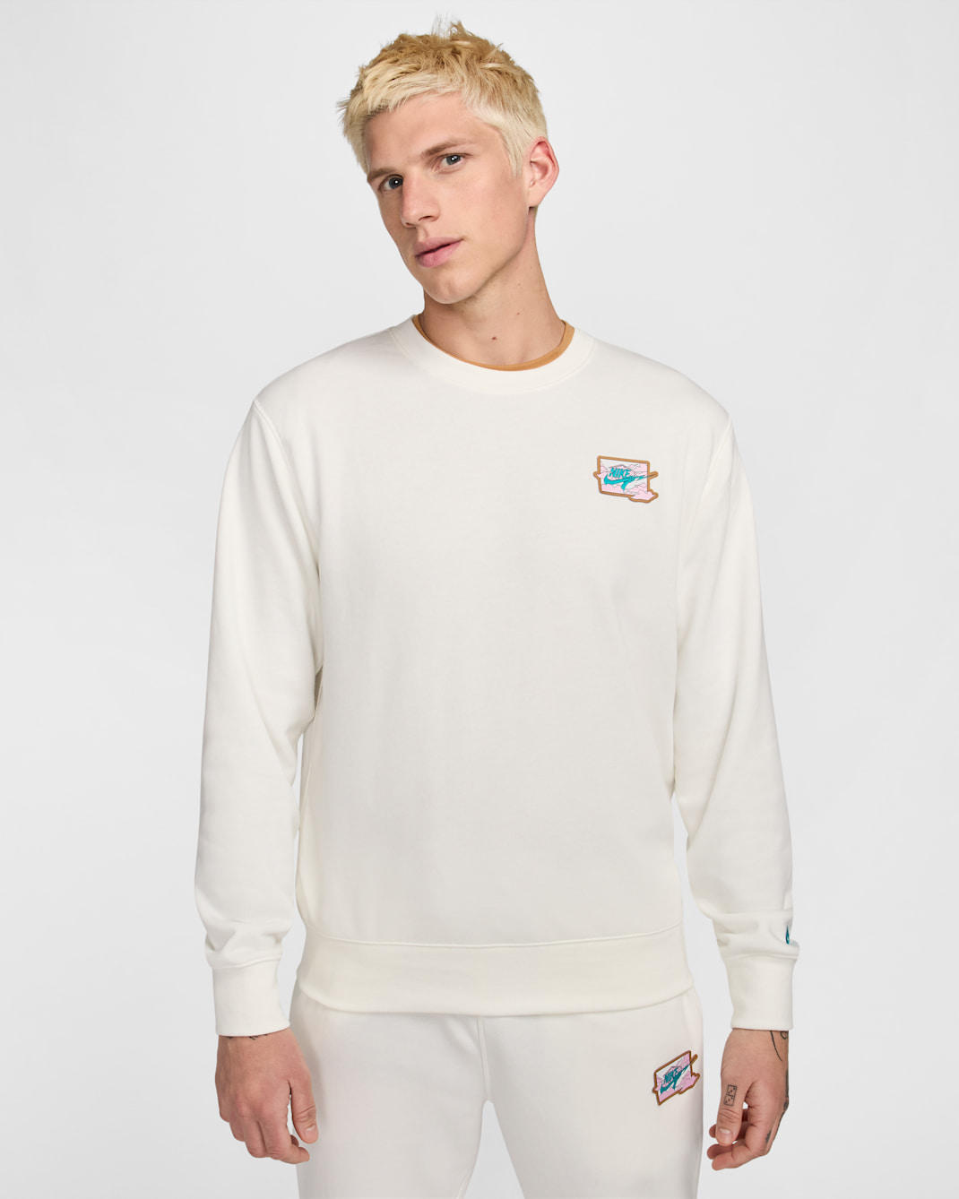 Sudadera de cuello redondo de French Terry para hombre Nike Club - Vela/Cactus empolvado