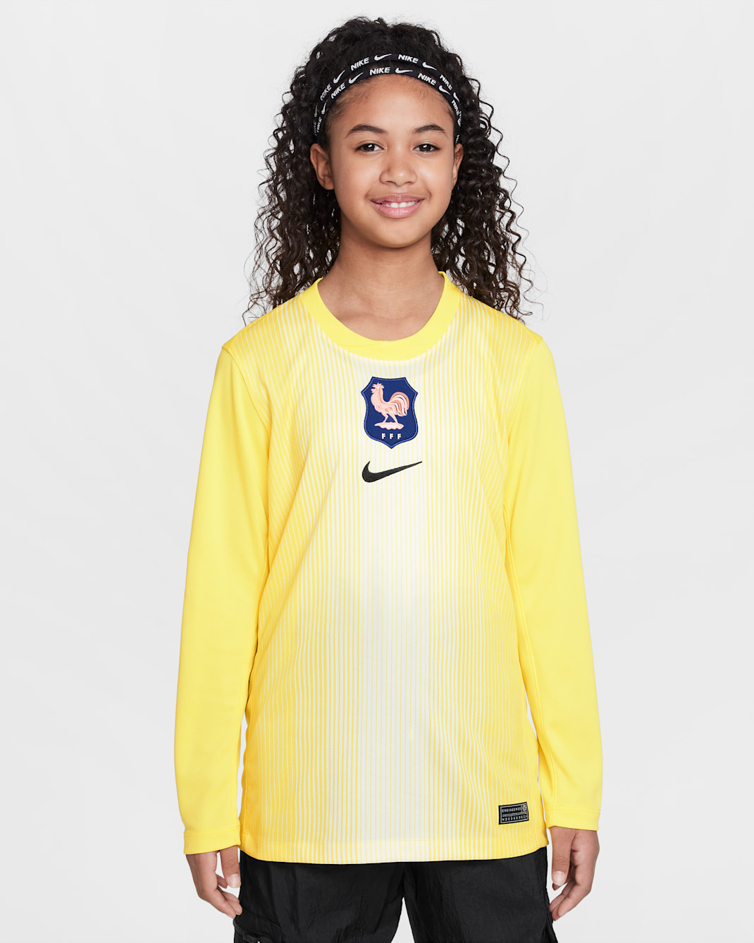 FFF 2025/26 Stadium Goalkeeper Older Kids' Nike Dri-FIT Football Replica Long-Sleeve Shirt - Lightning/Coconut Milk/Black