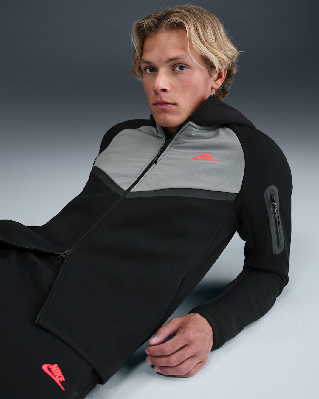 Męska kurtka z dzianiny z zamkiem na całej długości Windrunner Nike Tech