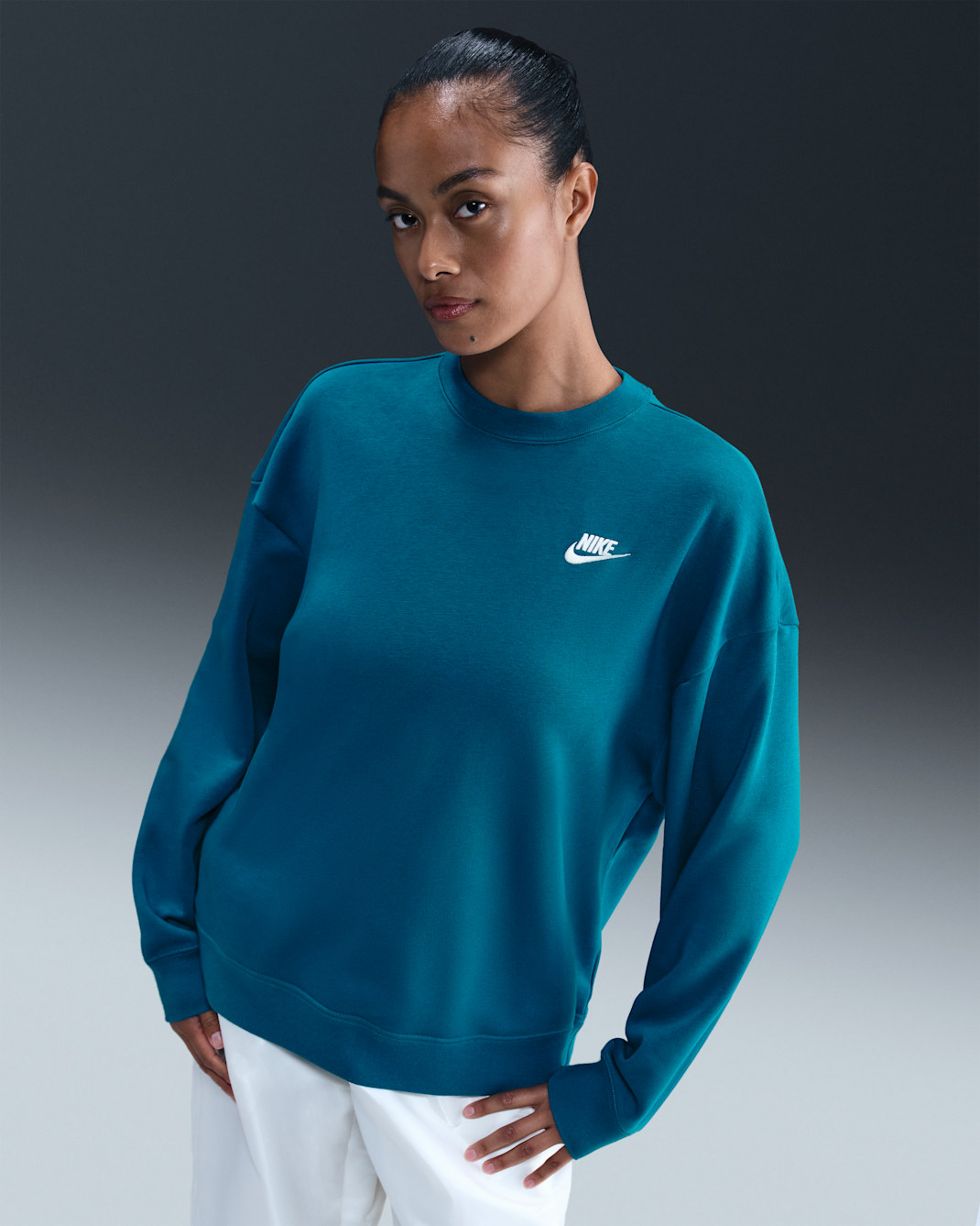 Nike Sportswear Club Fleece Women's Loose Crew-Neck Sweatshirt - Green Abyss/White