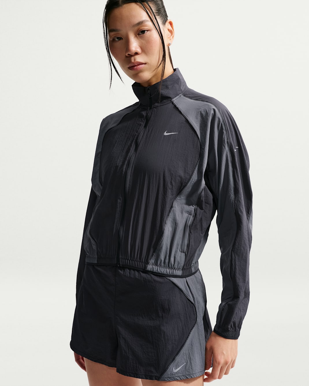 Nike Swift Women's Repel UV-Protection Running Jacket - Black/Iron Grey/Photon Dust