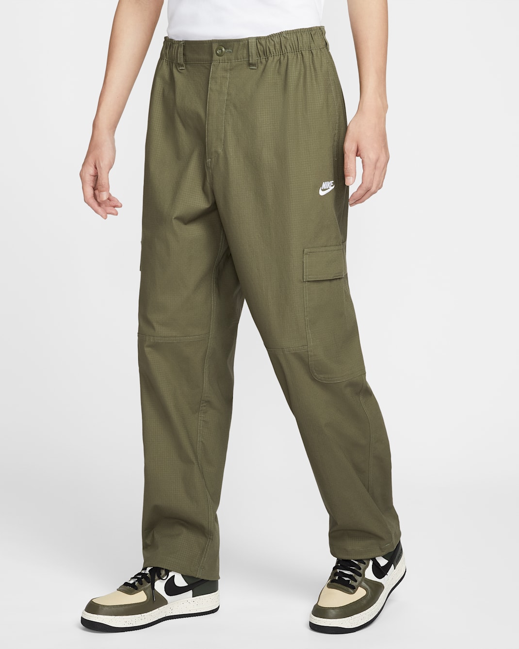 Nike Sportswear Club Men's Woven Cargo Pants - Medium Olive/White