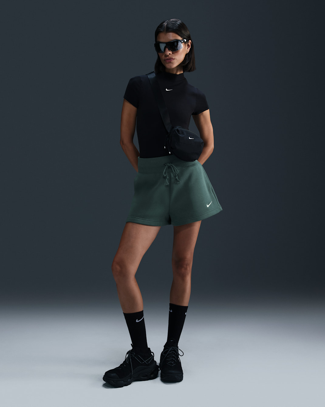 Shorts de ajuste holgado y tiro alto para mujer Nike Sportswear Phoenix Fleece - Verde vintage/Vela