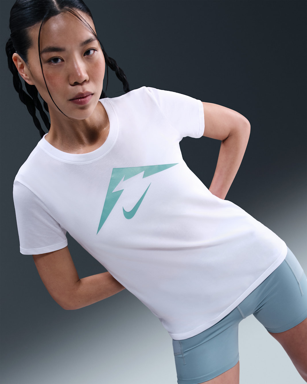 ナイキ トレイル ウィメンズ Dri-FIT Tシャツ - ホワイト/グリーンフロスト