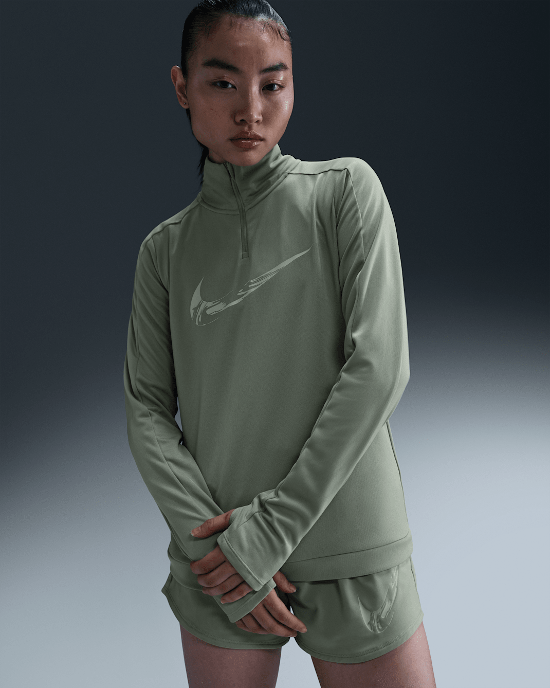ナイキ スウッシュ ウィメンズ Dri-FIT 1/4ジップ ランニング ミッド レイヤー - ジェイドホライズン/ロイヤルパルス