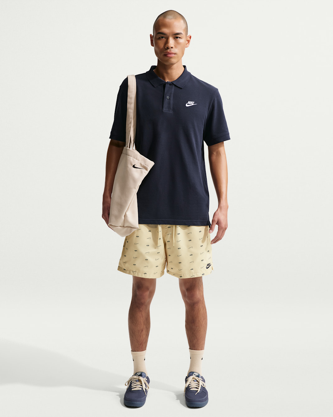 Nike Sportswear Club Men's Woven Flow Shorts - Light Khaki/Obsidian
