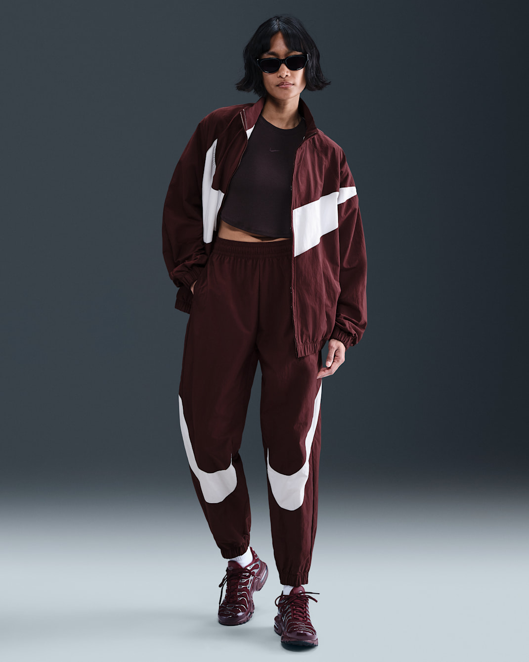 Nike Sportswear Women's Mid-Rise Joggers - Burgundy Crush/White