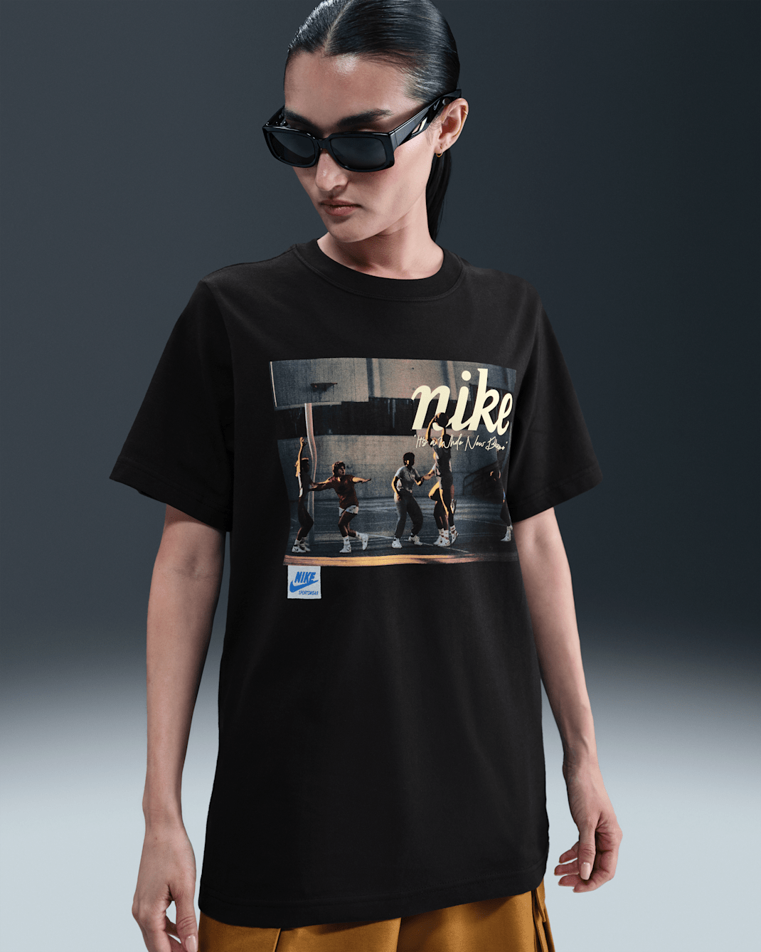 Nike Women's Basketball T-Shirt - Black