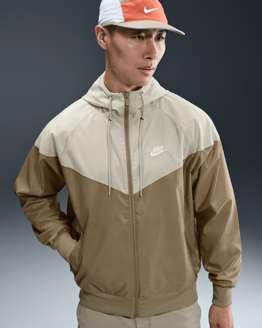 เสื้อแจ็คเก็ตมีฮู้ดผู้ชาย Nike Sportswear Windrunner - Parachute Beige/Light Khaki/ขาว