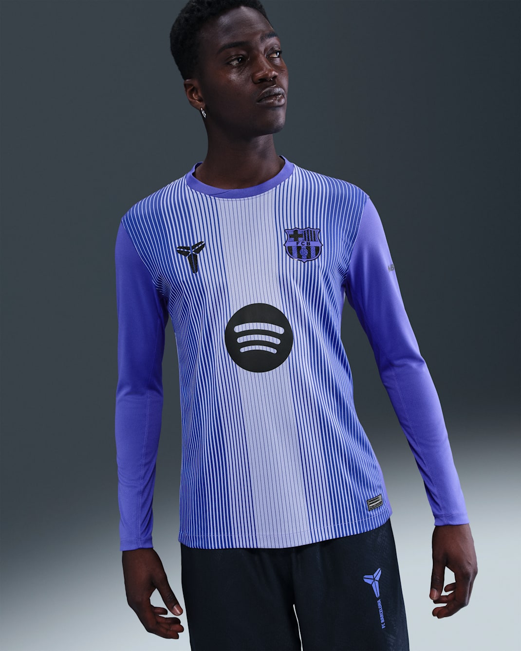 F.C. Barcelona 2025/26 Stadium Goalkeeper Away Men's Kobe Dri-FIT Football Replica Shirt - Persian Violet/Light Thistle/Light Thistle/Black