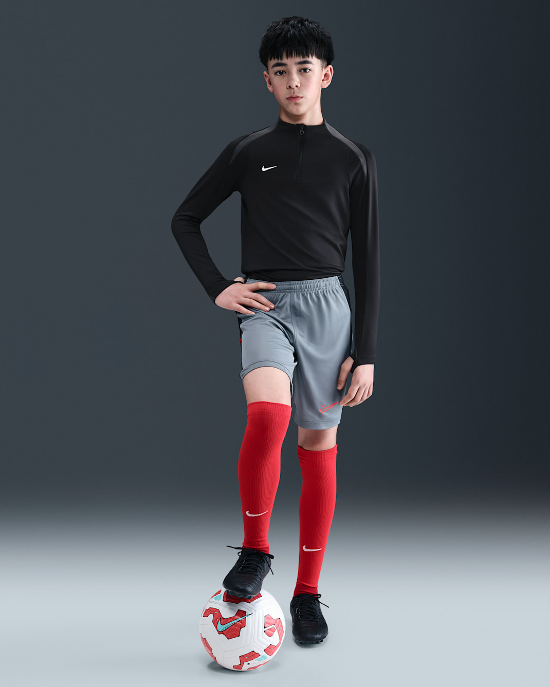 Shorts da calcio Dri-FIT 18 cm Nike Academy – Ragazzo/a - Cool Grey/Nero/Bright Crimson