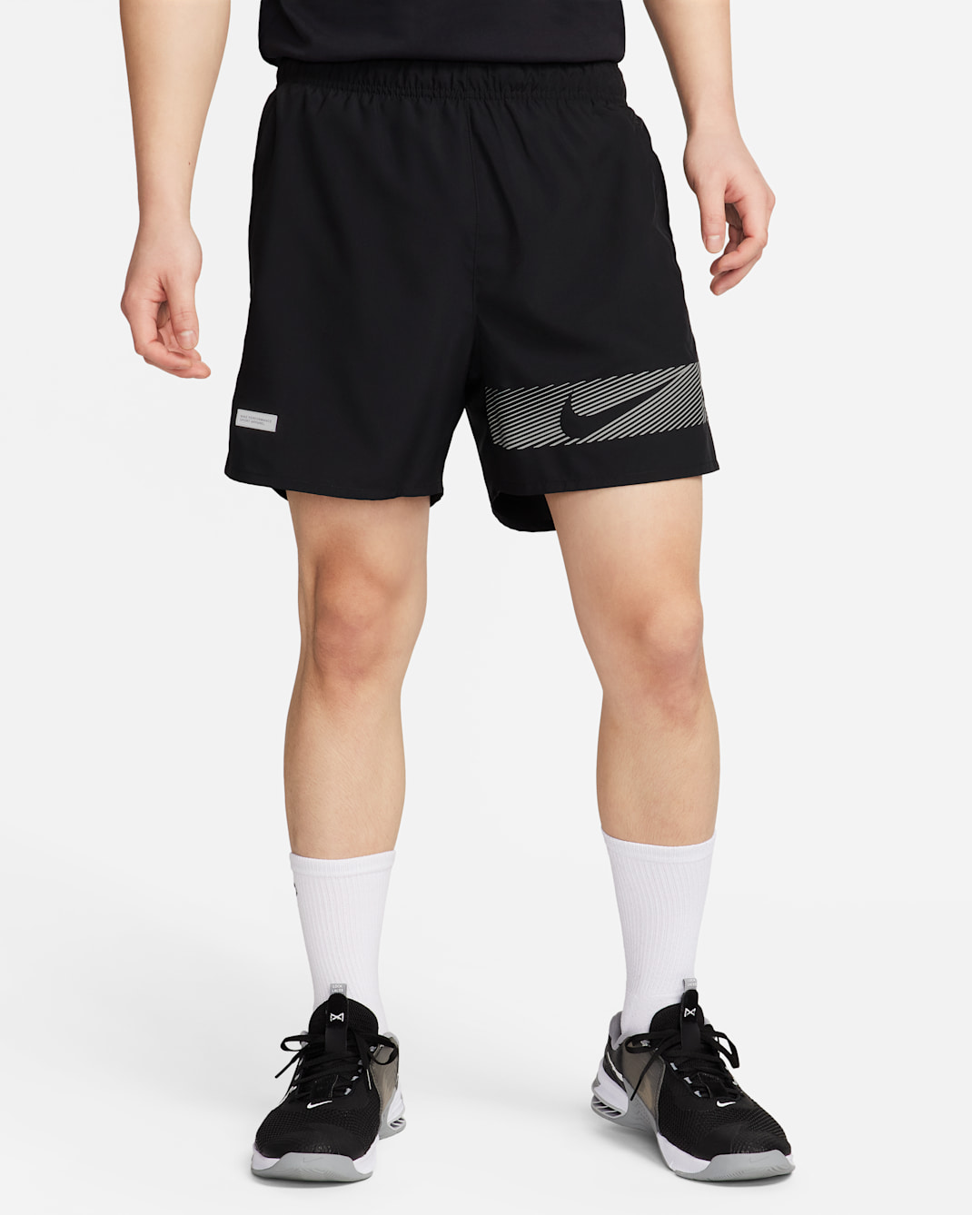 ナイキ チャレンジャー フラッシュ メンズ Dri-FIT 13cm ランニングショートパンツ (インナー付き) - ブラック/ブラック/ブラック